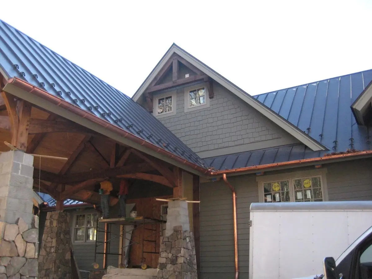 Craftsman Roofing team delivering quality roofing work in Willowick